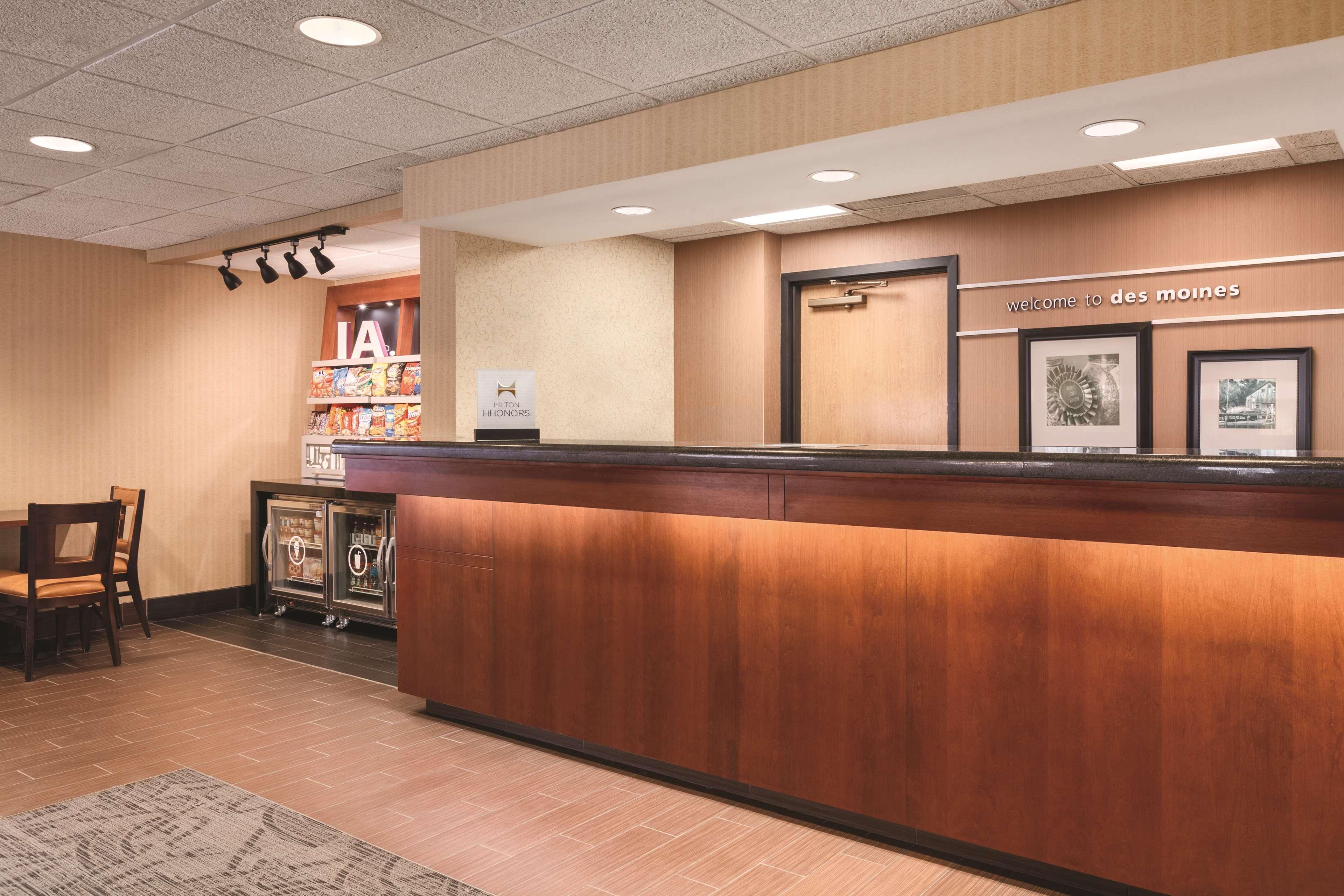 Hampton Inn Des Moines-Airport Екстер'єр фото