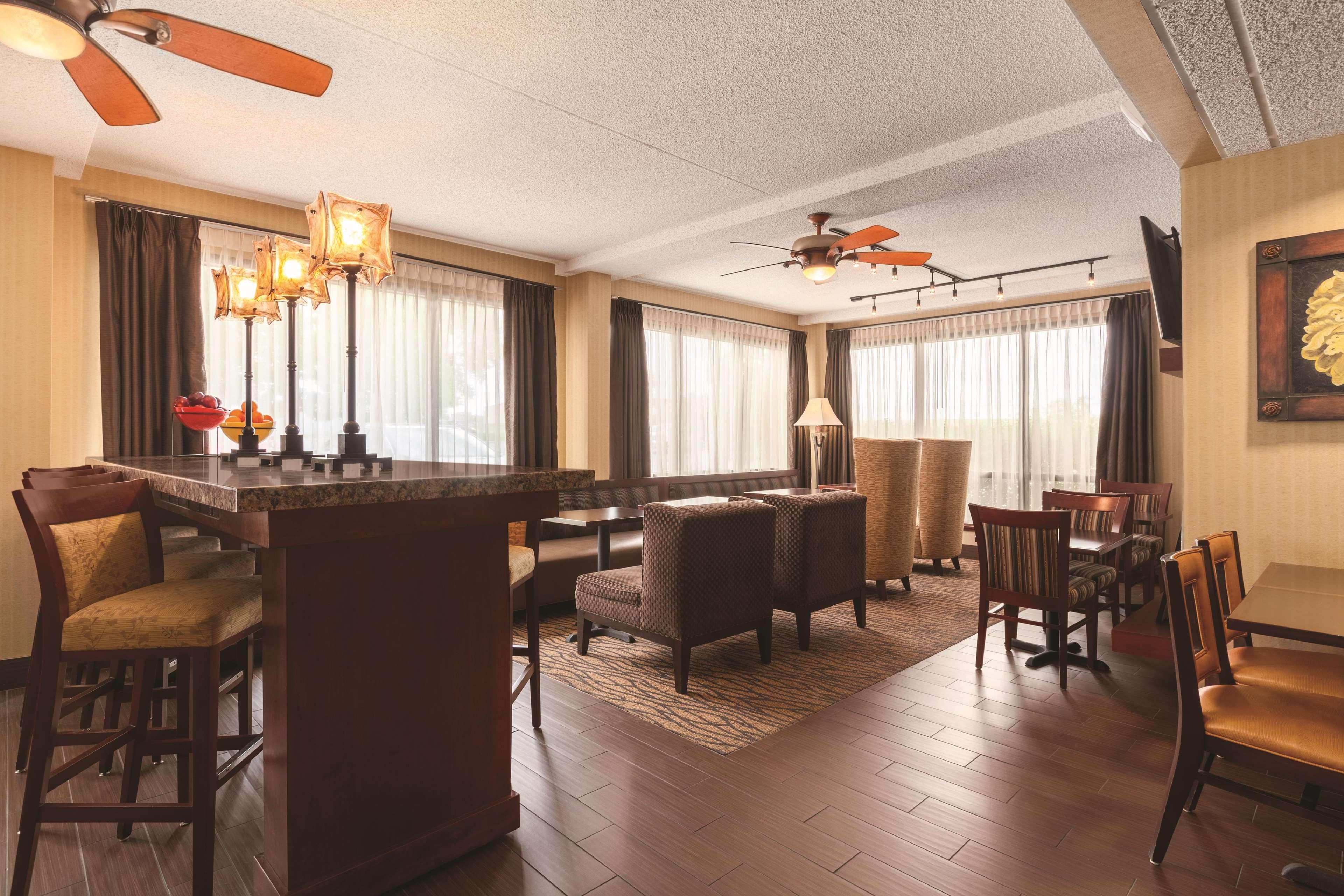 Hampton Inn Des Moines-Airport Екстер'єр фото