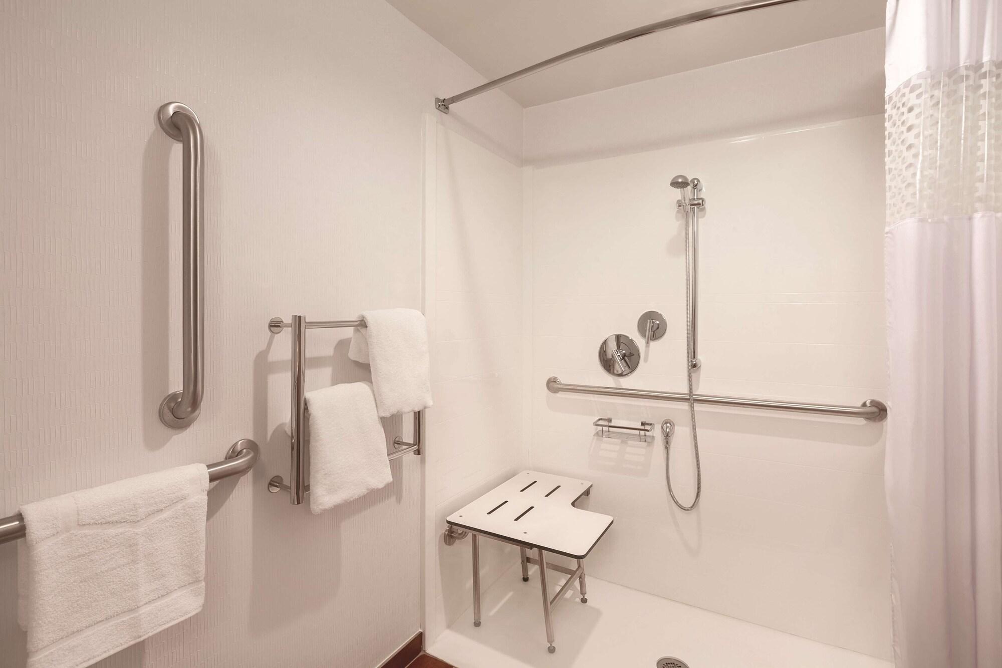 Hampton Inn Des Moines-Airport Екстер'єр фото