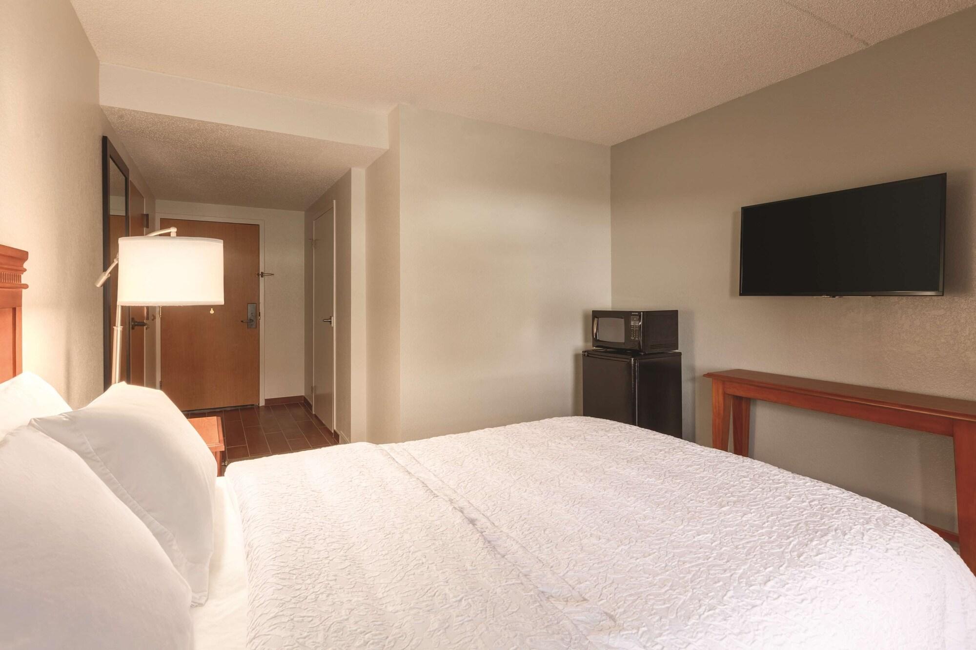 Hampton Inn Des Moines-Airport Екстер'єр фото