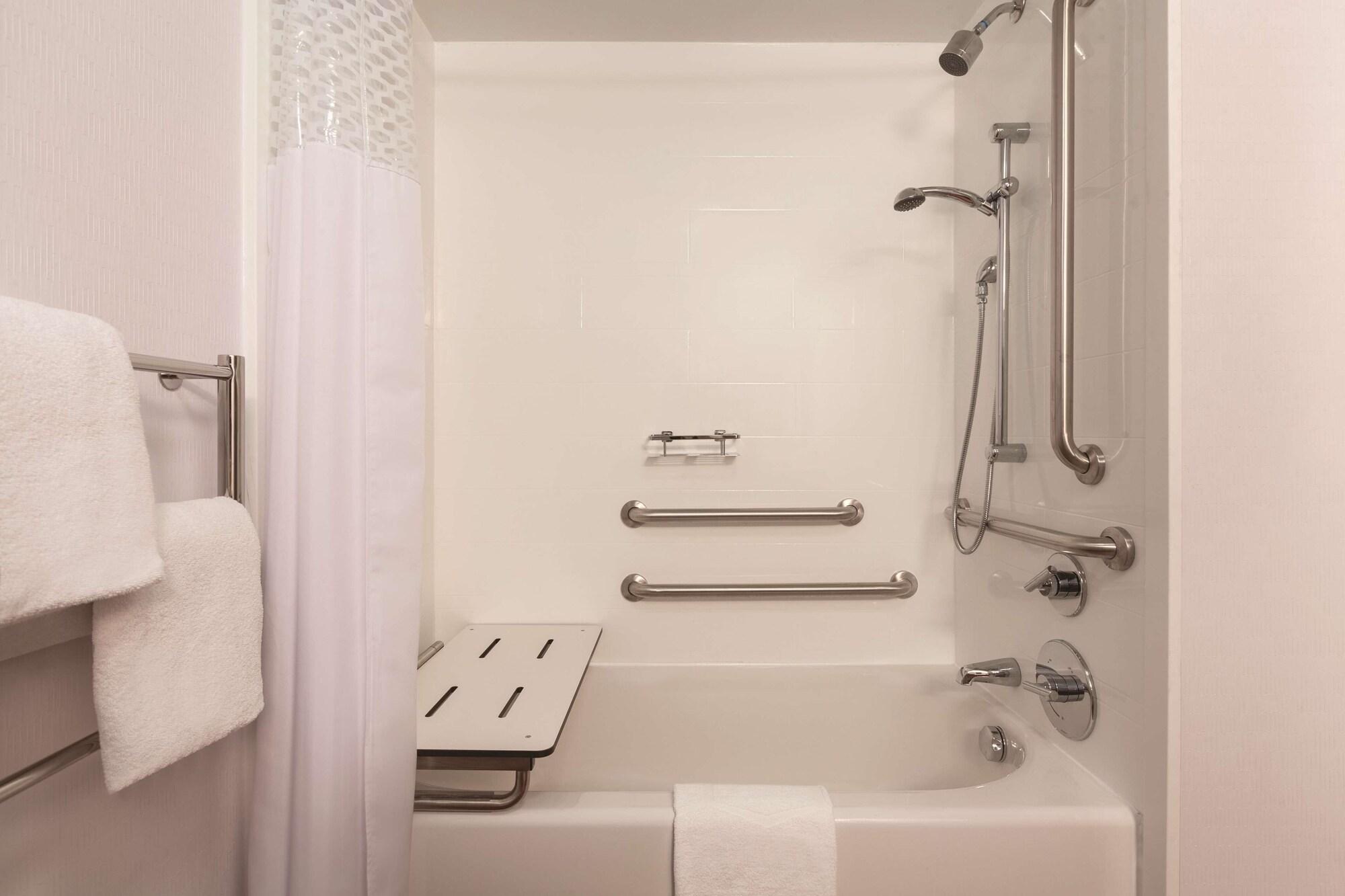 Hampton Inn Des Moines-Airport Екстер'єр фото