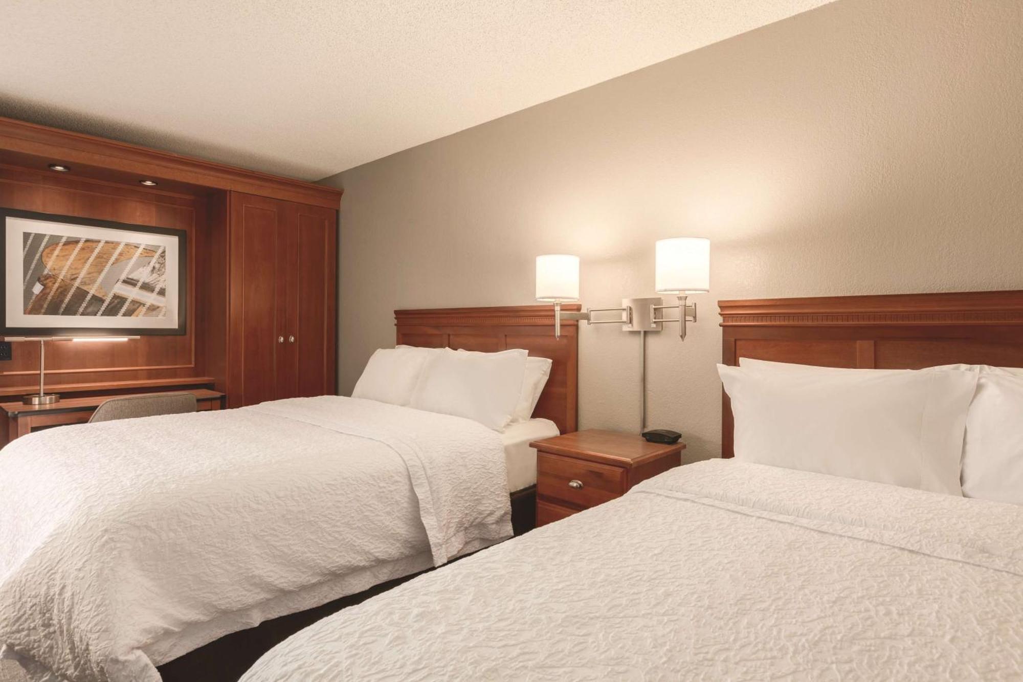 Hampton Inn Des Moines-Airport Екстер'єр фото