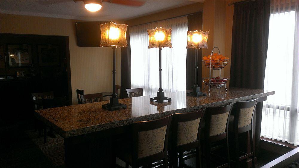 Hampton Inn Des Moines-Airport Екстер'єр фото