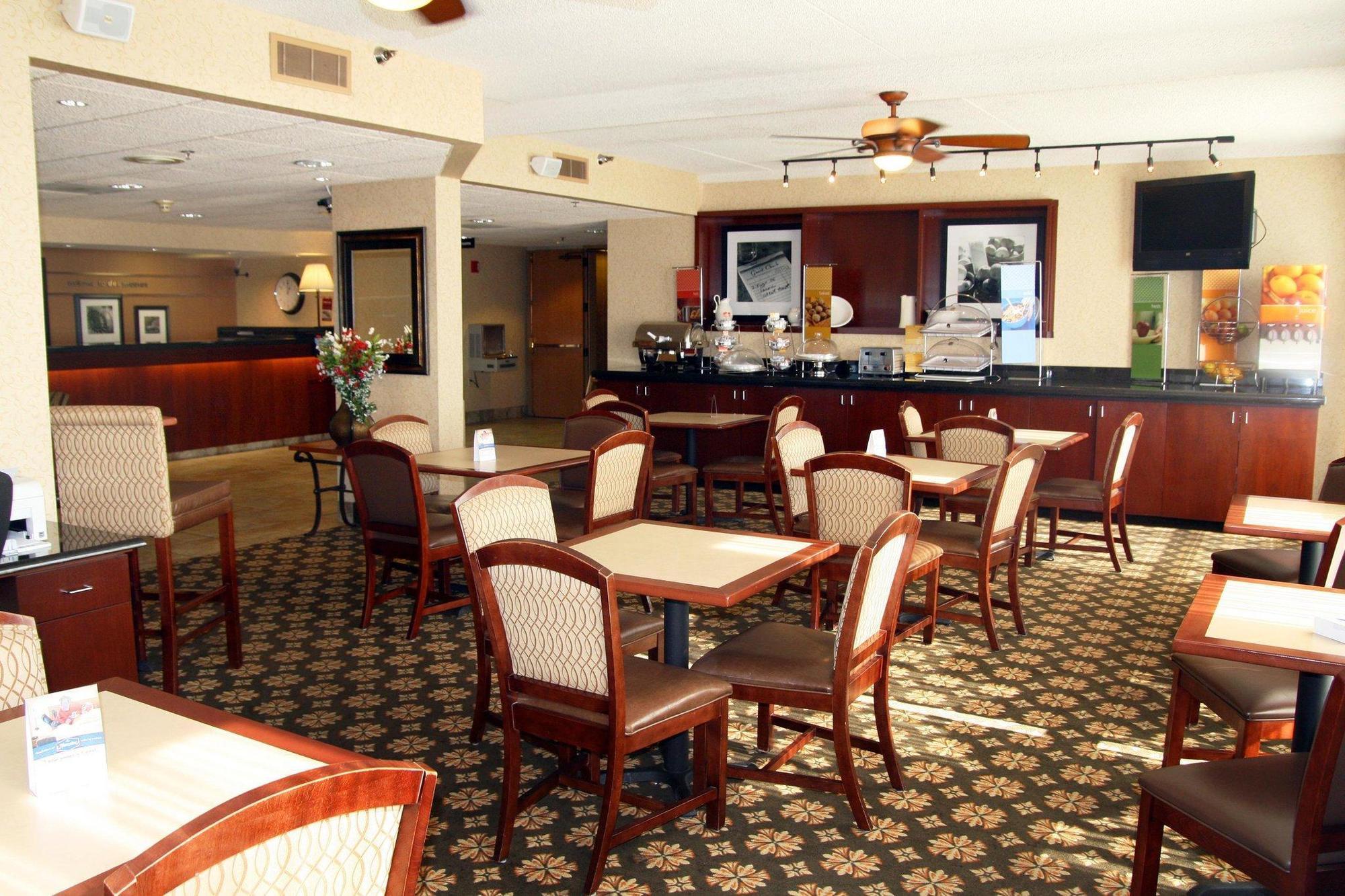 Hampton Inn Des Moines-Airport Екстер'єр фото